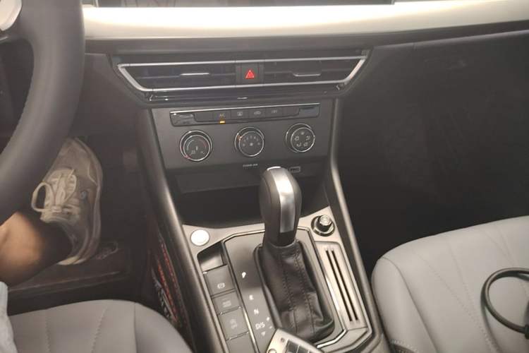 Used Volkswagen Lavida 2024 1.5L Automatic Starry Sky 5 Million Edition