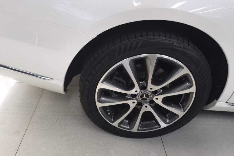 Used Mercedes-Benz E-Class 2019 Facelifted E 300 L Stylish Version
