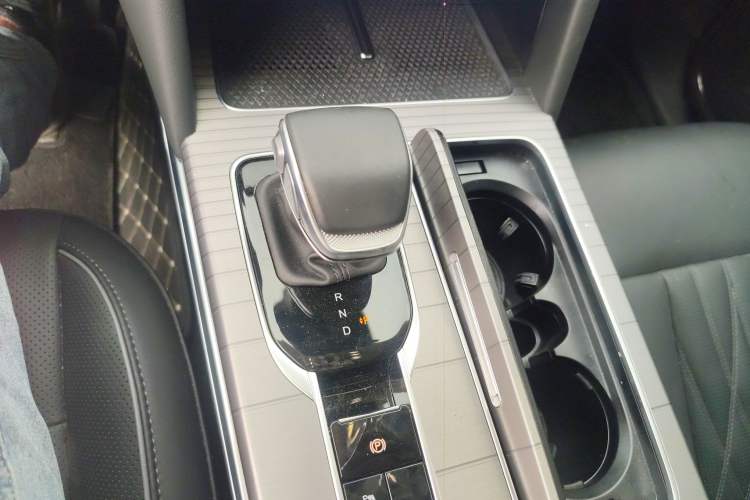 Used Hongqi HS7 PHEV 2024 2.0T PHEV Four-Wheel Drive Flagship Edition 7 Seats Gear Lever