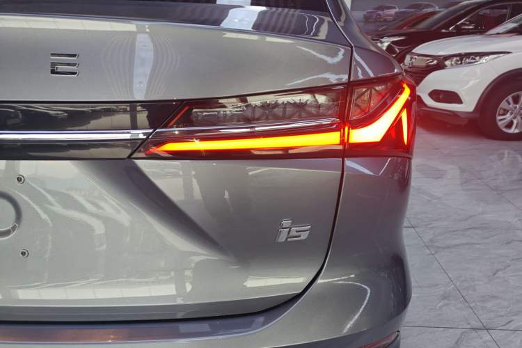 Used Roewe i5 2023 1.5L CVT Luxury Edition
