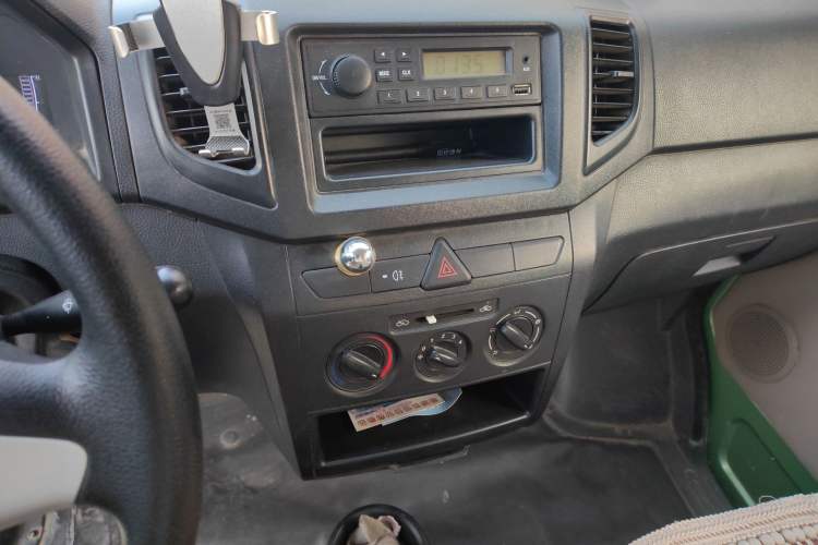 Used FAW Jiabao V75 2015 1.0L Standard Version DAM10AR Audio And AC Panel