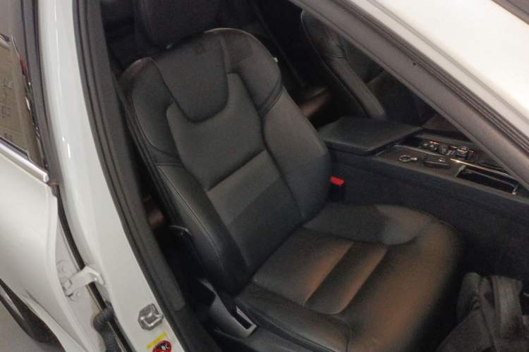 Used Volvo XC60 2019 T5 4x4 Smart Edition China VI Standard Right Front Seat