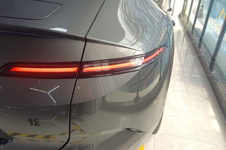 Used Avatr 12 2025 Year Updated Ultra Extended-Range Version
