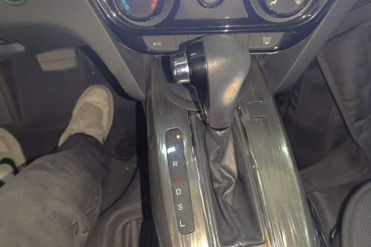 Used Honda XR-V 2015 1.8L EXi CVT Comfort Version Gear Lever