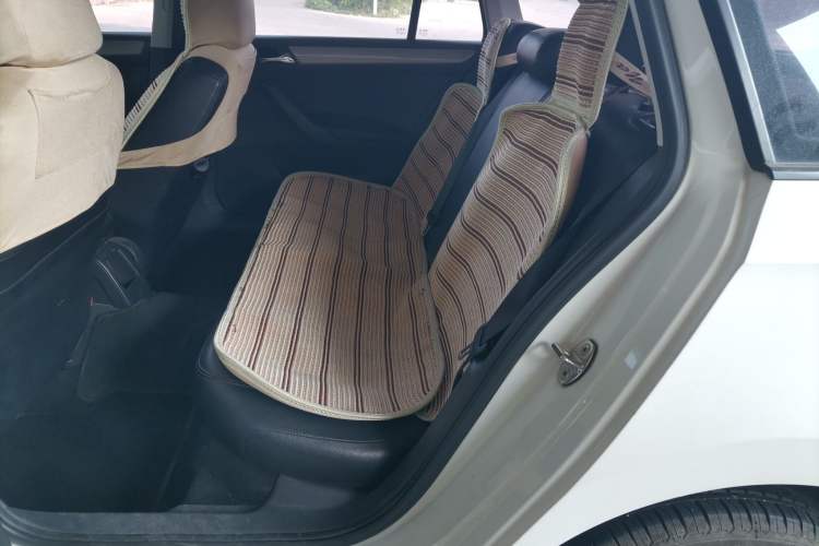 Used Volkswagen Santana 2015 Haval H6 1.6L Automatic Luxury Model Left Rear Seat