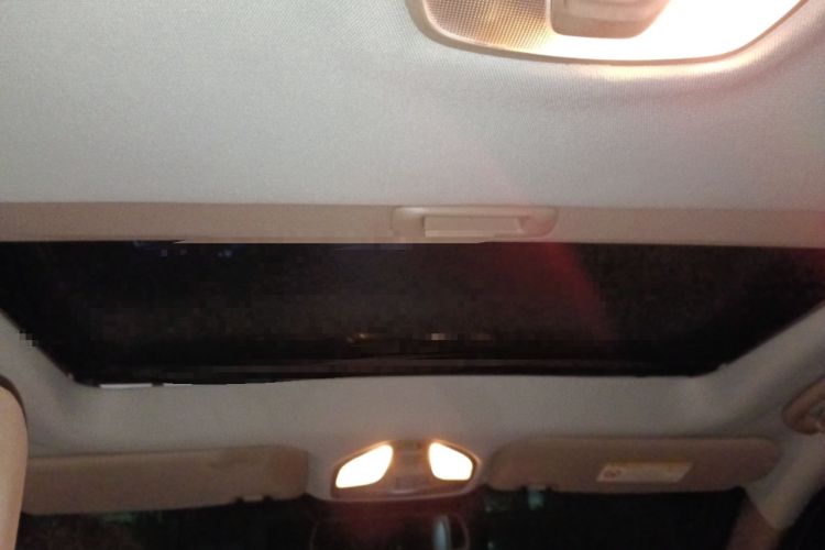 Used Hyundai Santa Fe 2013 2.4L Manual Two-Wheel Drive Comfort Version Headliner