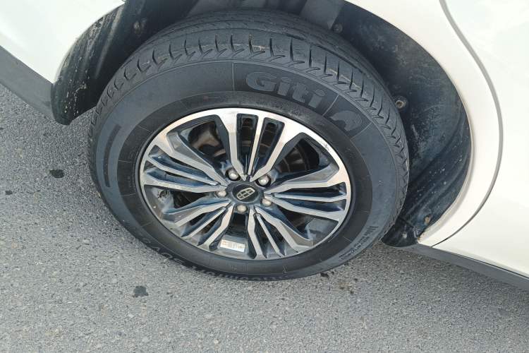 Used Geely Auto Vision X6 2016 1.8L Manual Luxury Model