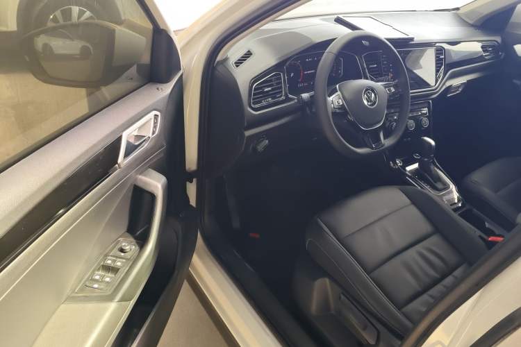 Used Volkswagen T-ROC 2021 280TSI DSG Two-Wheel Drive Comfort Connect Edition Driver Seat