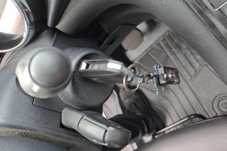 Used Peugeot 3008 2015 2.0L Automatic Classic Edition