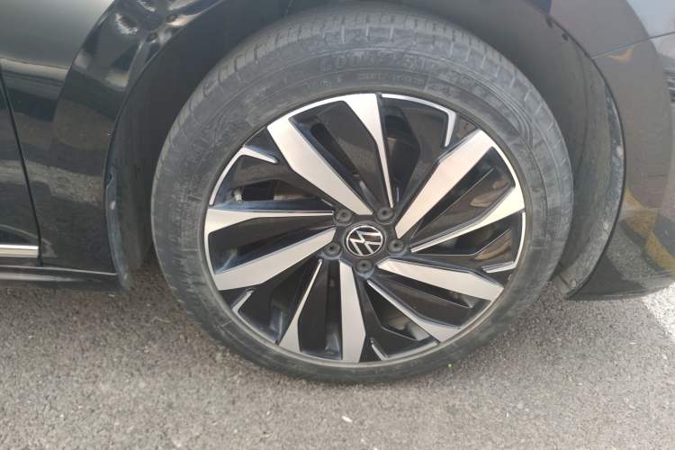 Used Volkswagen Passat 2022 330TSI Starry Elite Edition Right Front Wheel Hub