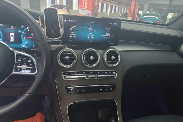 Used Mercedes-Benz GLC 2021 GLC 260 L 4MATIC Luxury Model Audio And AC Panel