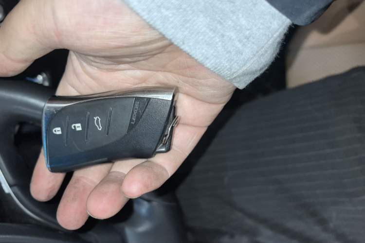 Used Lexus ES 2022 200 Excellence Edition Vehicle Key