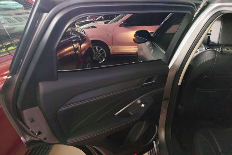 Used Wey VV6 2018 2.0T Two-Wheel Drive Flagship Version China V Standard