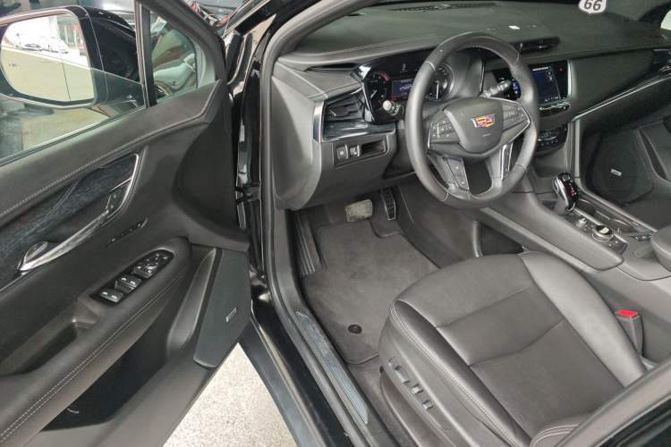 Used Cadillac XT5 2022 2.0T Two-Wheel Drive Luxury Version