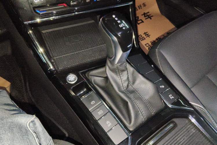 Used Volkswagen Passat 2024 380TSI Luxury Edition Gear Lever