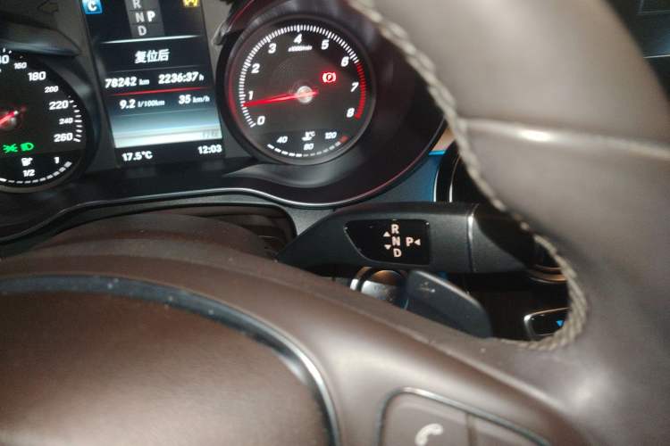 Used Mercedes-Benz GLC 2018 GLC 260 4MATIC Luxury Model
