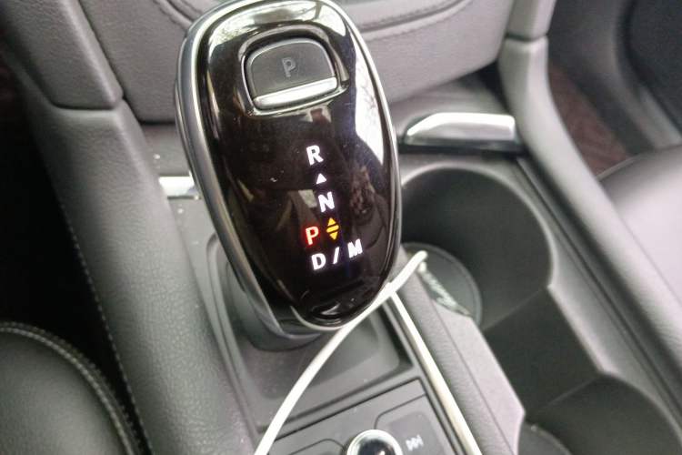 Used Cadillac XT5 2021 28T Luxury Model Gear Lever