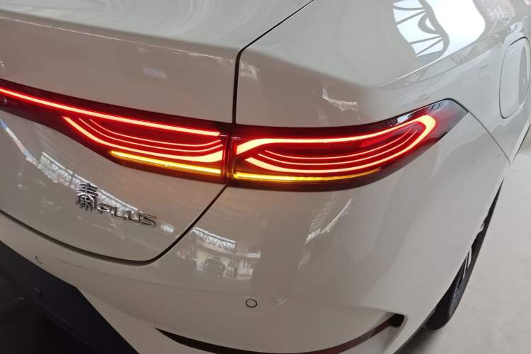 Used BYD Qin PLUS 2026 DM-i 128KM Progressive Model Right Rear Taillight