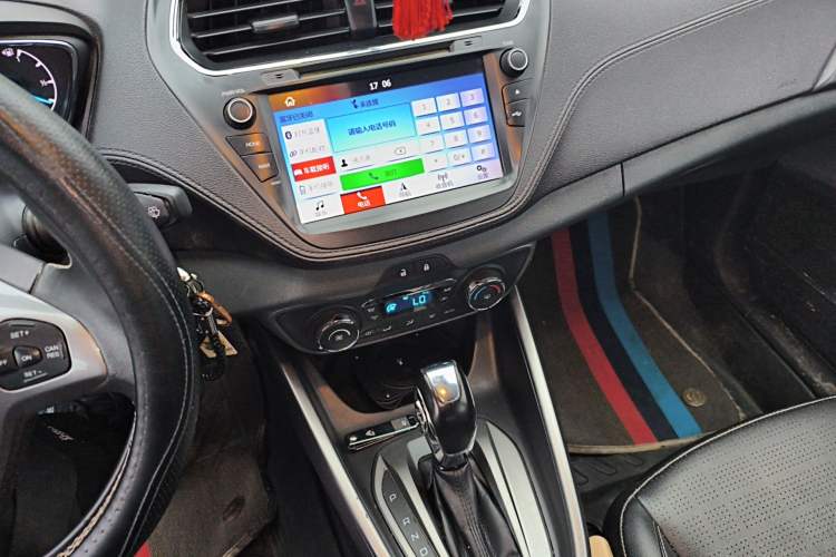 Used Ford Escort 2017 Happiness Edition 1.5L Automatic Fashion Version Audio And AC Panel