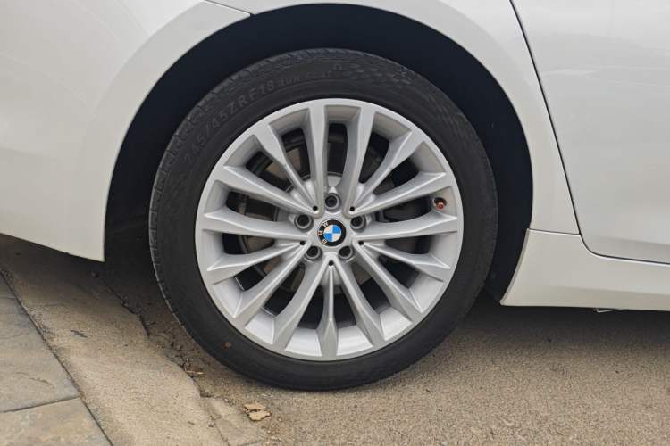 Used BMW 5 Series 2019 525Li Luxury Package Right Rear Wheel Hub