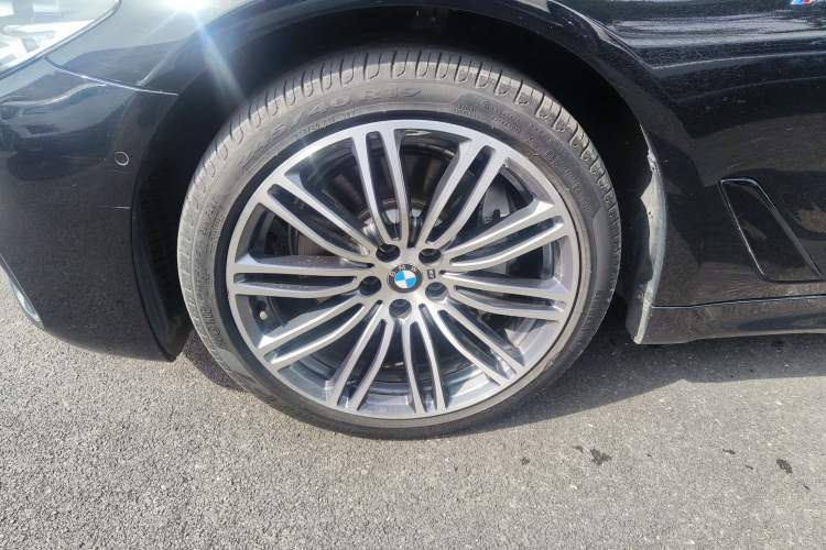 Used BMW 5 Series 2019 530Li Leading Model M Sport Package