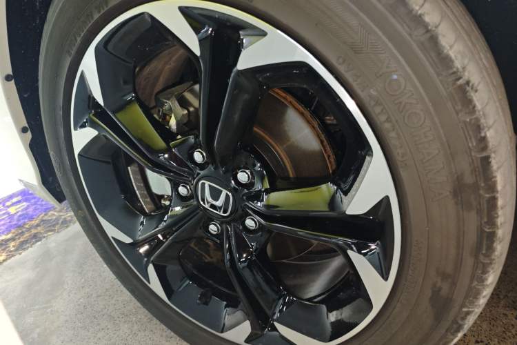 Used Honda Civic 2025 240TURBO CVT SmartFun Pro Left Front Wheel Hub