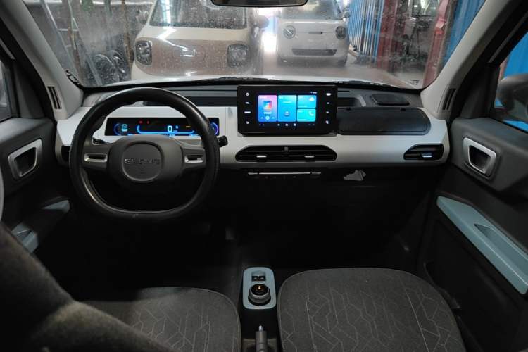 Used Geely Galaxy Panda 2024 Panda Mini 200km Endurance Bear
