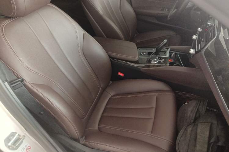 Used BMW 5 Series 2020 525Li M Sport Package Right Front Seat