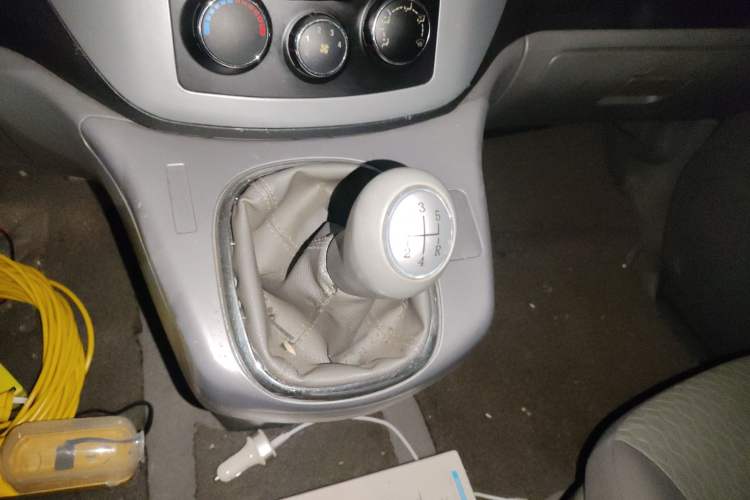 Used FORTHING Lingzhi 2012 M5 Q3 2.0L Short-Wheelbase Standard Edition
