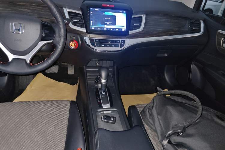 Used Honda Jade 2017 1.8L automatic Comfort version 5 seats
