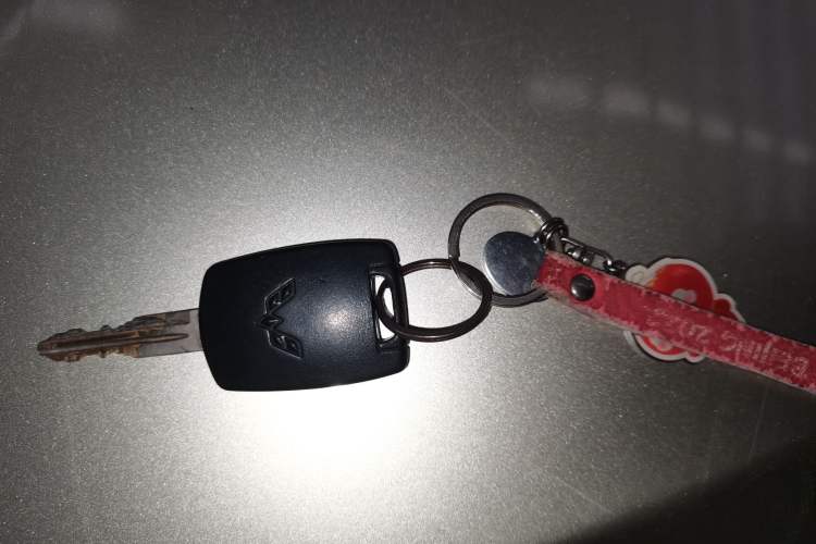 Used Wuling Rongguang V 2016 1.5L Practical Version Vehicle Key