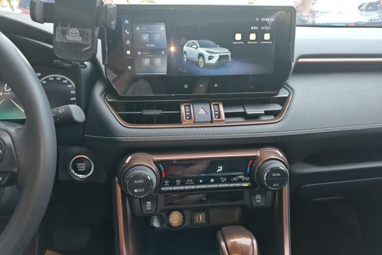 Used Toyota Wildlander 2024 2.0L CVT 4x4 Luxury PLUS Edition Audio And AC Panel