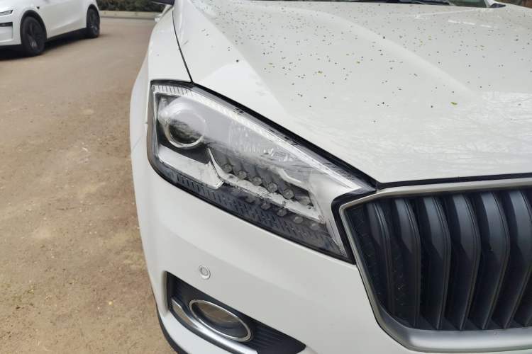 Used BORGWARD BX7 2018 28T Two-Wheel Drive Luxury Version 5 Seats China V Emission Standard
