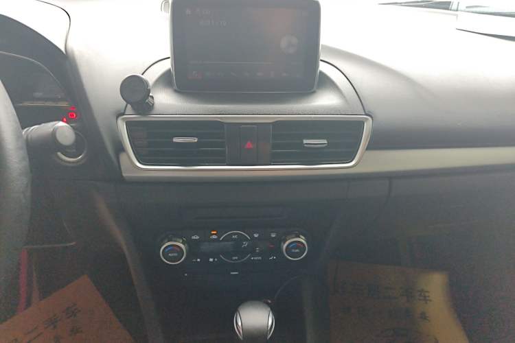 Used Mazda 3 Axela 2014 Sedan 1.5L Automatic Luxury Model Audio And AC Panel