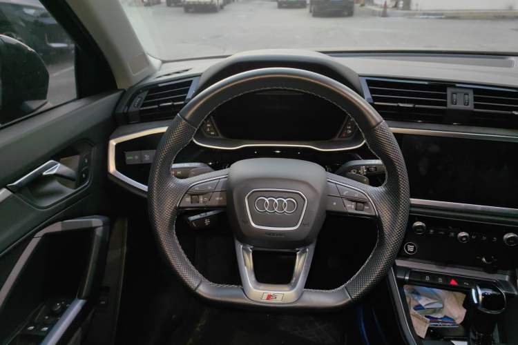 Used Audi Q3 Sportback 2023 40 TFSI Fashion Model
