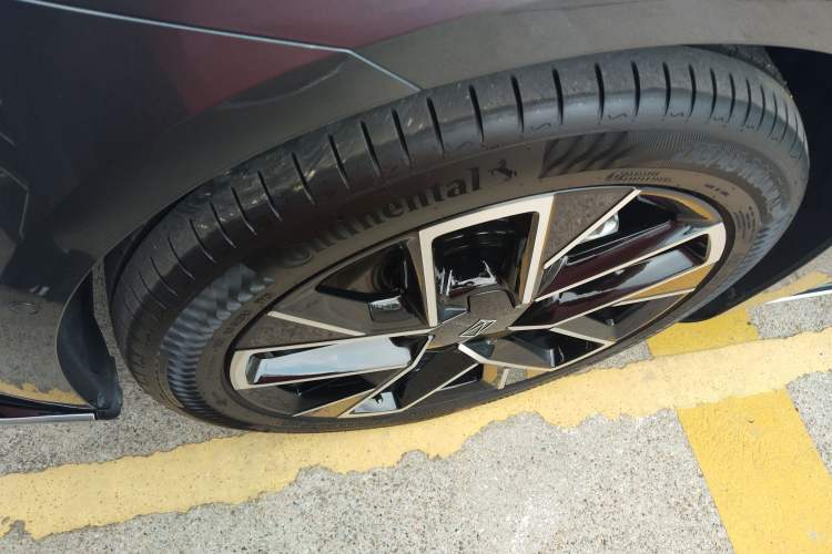 Used Avatr 06 2025 Max All-Electric Version Exterior 4