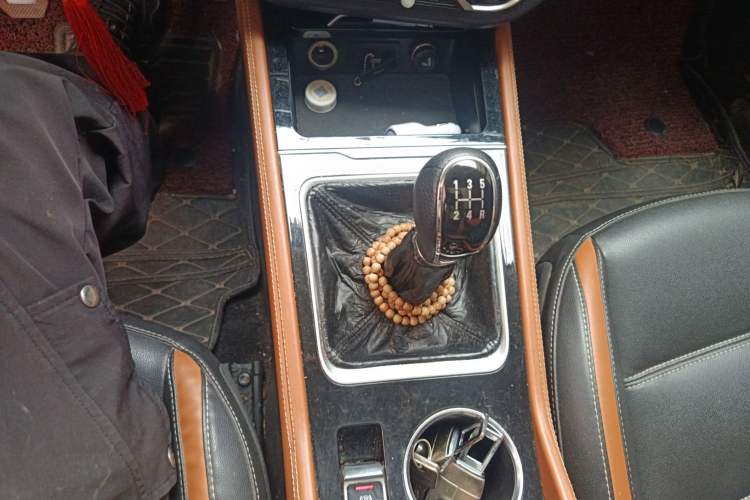 Used Zotye T300 2017 1.5L Manual Luxury Model Gear Lever