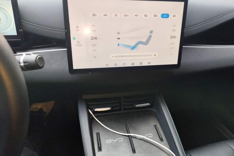 Used BYD Seal 06 New Energy 2024 DM-i 120KM Luxury Model Audio And AC Panel