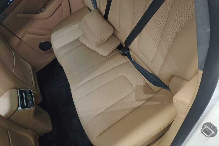 Used Hima Luxeed R7 2024 All-Electric 802 km Max
