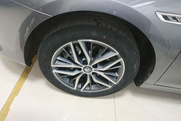 Used BYD Qin PLUS 2024 Honor Edition EV 510KM Beyond Model Left Front Wheel Hub
