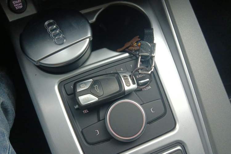 Used Audi A4L 2018 30th Anniversary Edition 30 TFSI Ambition Model Vehicle Key