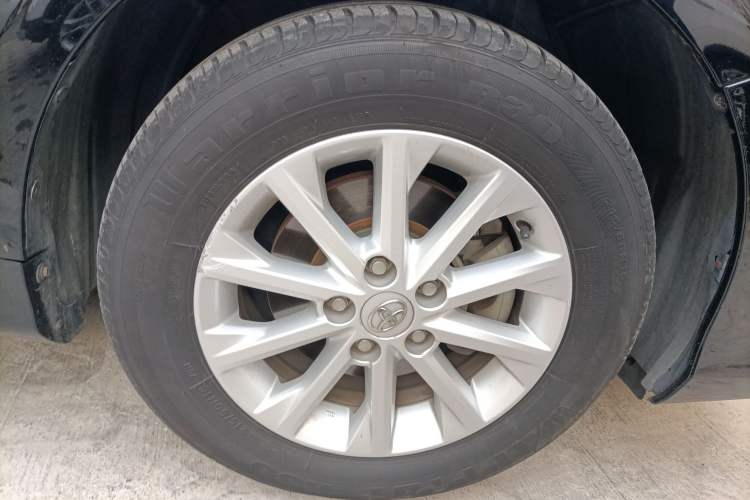 Used Toyota Camry 2013 2.5G Comfort Edition Right Front Wheel Hub