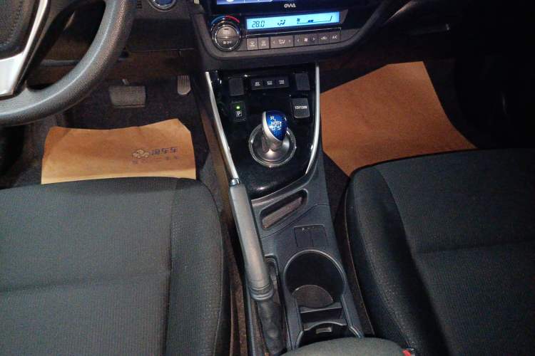 Used Toyota Levin 2016 Dual-Engine 1.8H GS E-CVT Elite Model with Sunroof