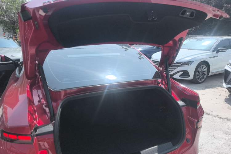 Used XPeng P7 2021 480N Trunk