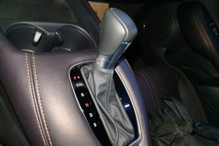 Used Honda ZR-V 2022 1.5T CVT Deluxe Edition Gear Lever