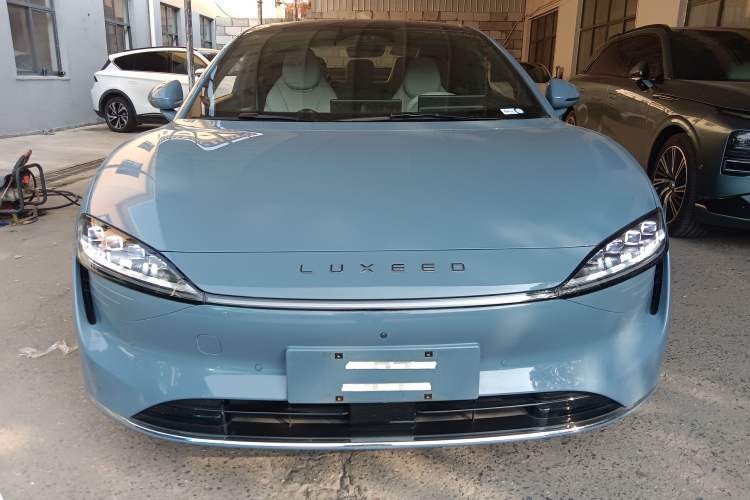 Used Hima Luxeed S7 2025 705 km Pro