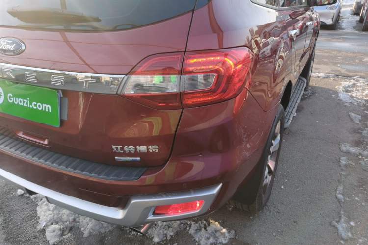 Used Ford Everest 2016 2.0T Gasoline Automatic 4x4 Flagship Edition
