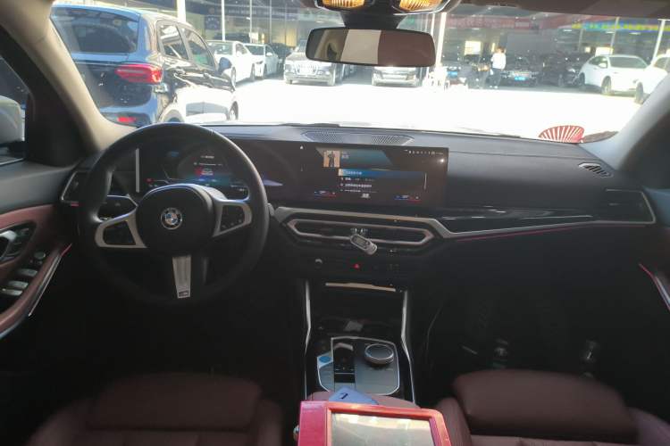 Used BMW i3 2022 eDrive 35 L
