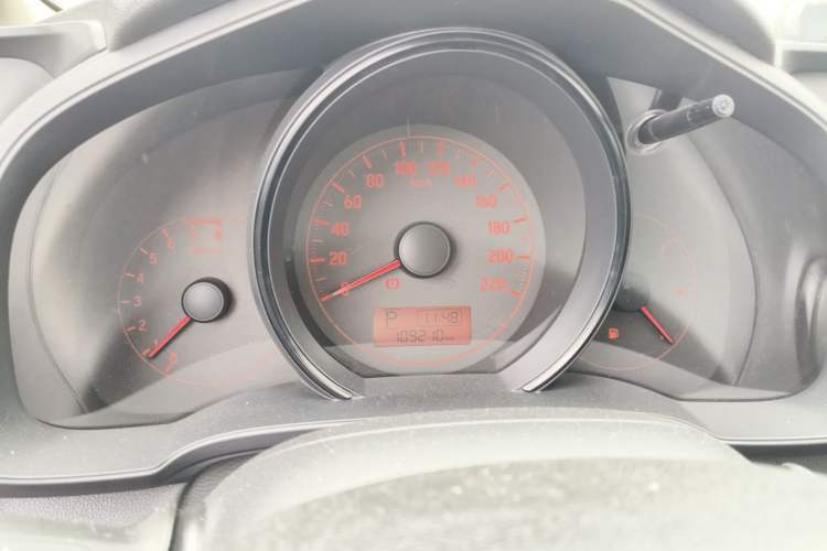 Used Honda Fit 2014 1.5L LX CVT Comfort Model Instrument Cluster