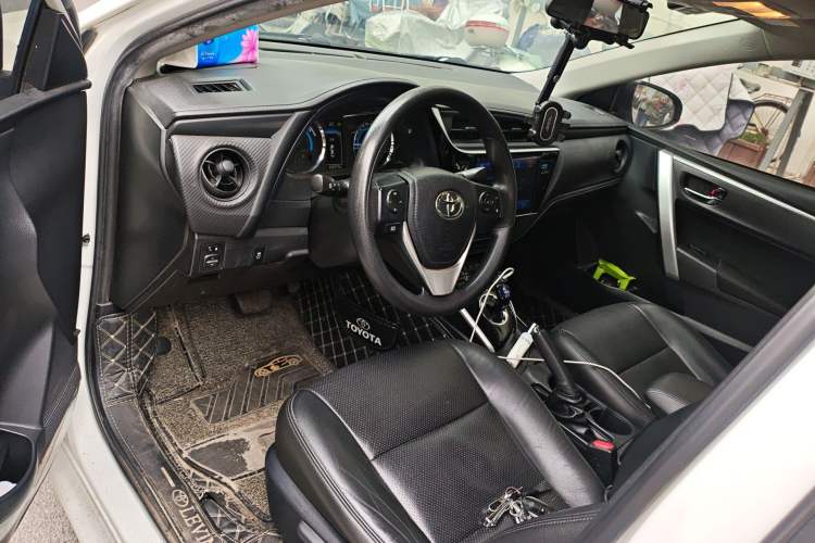 Used Toyota Levin 2017 Revised Dual-Engine 1.8H GS E-CVT Elite Sunroof Version China V Standard